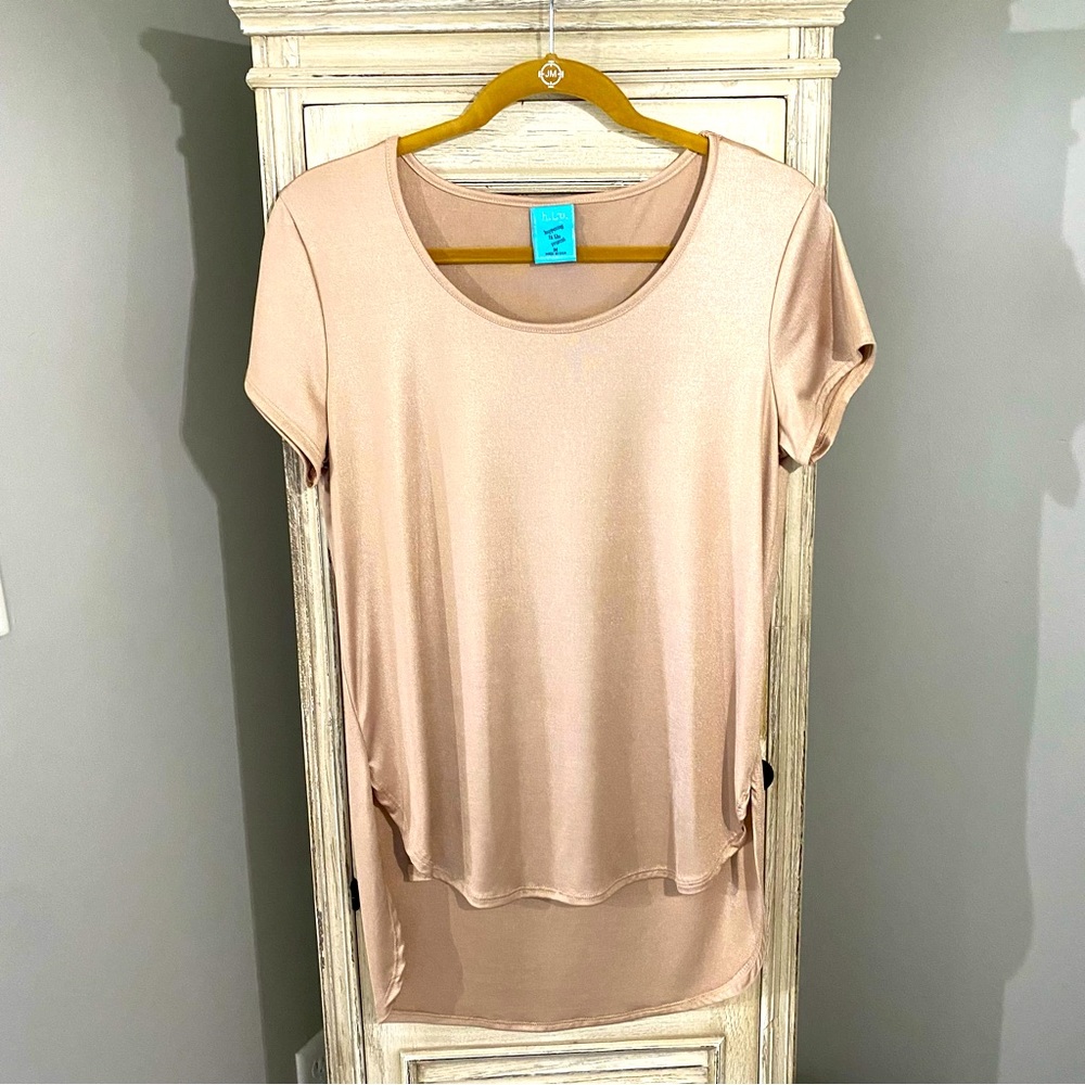h.i.p. Shimmery Champagne/Gold High-Low Top Medium